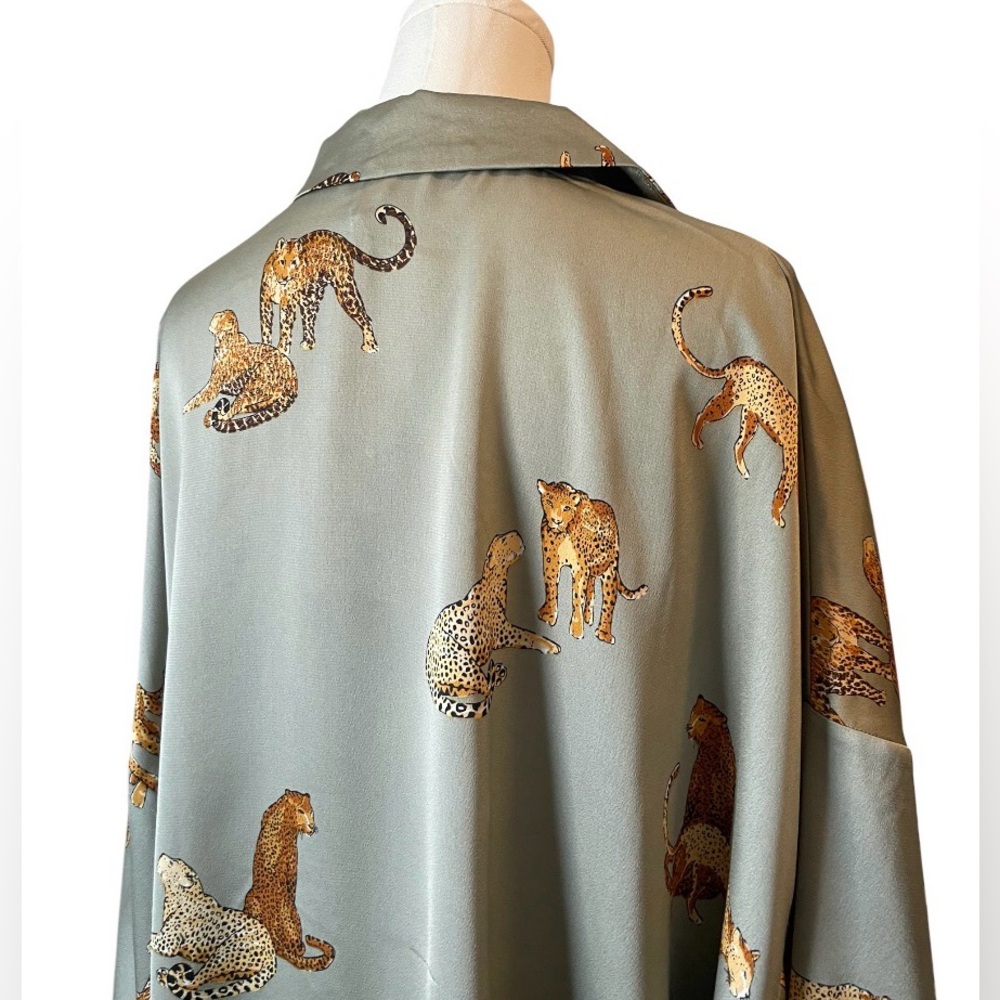 Easel sage green cheetah print top, size L, NWT - Picture 5 of 14